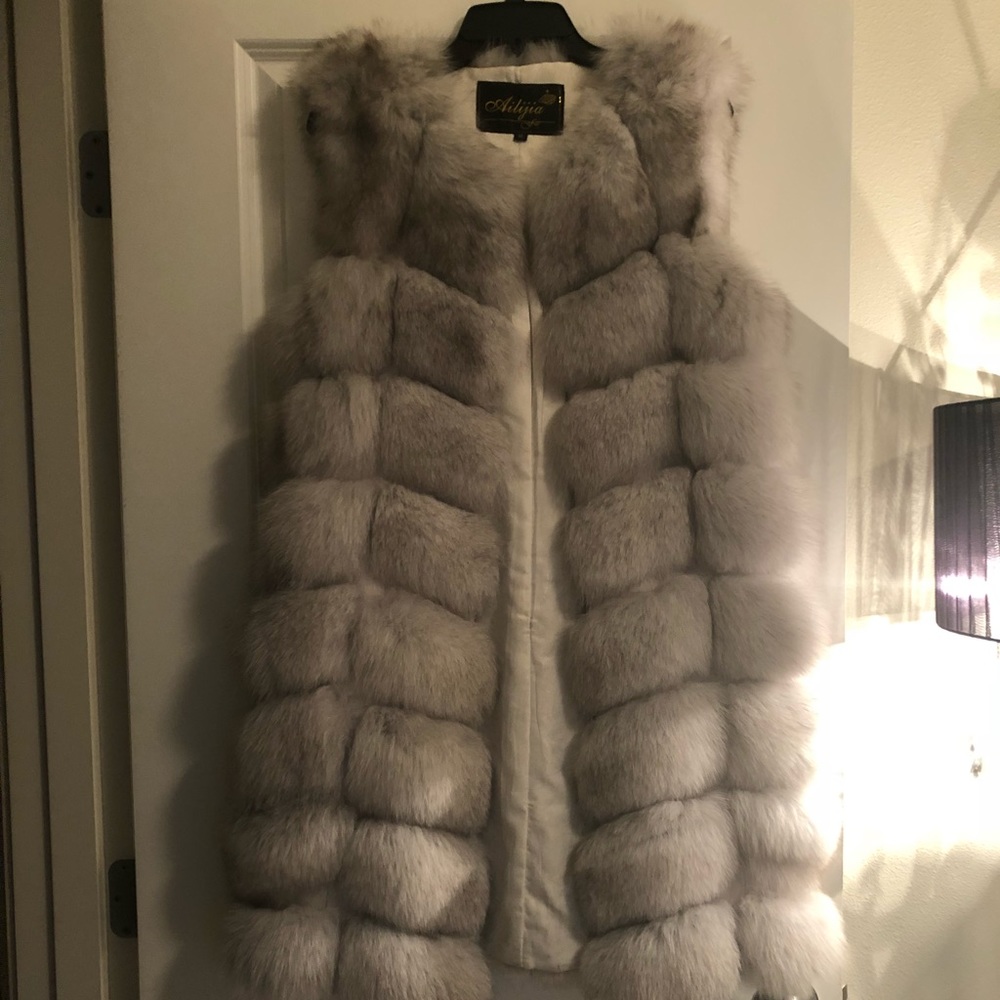 Real Fox Fur Sleeveless Jacket